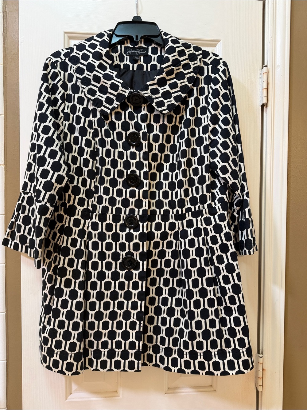 Black & White Geometric Long-Sleeve Dress by Elizabeth Stuart
